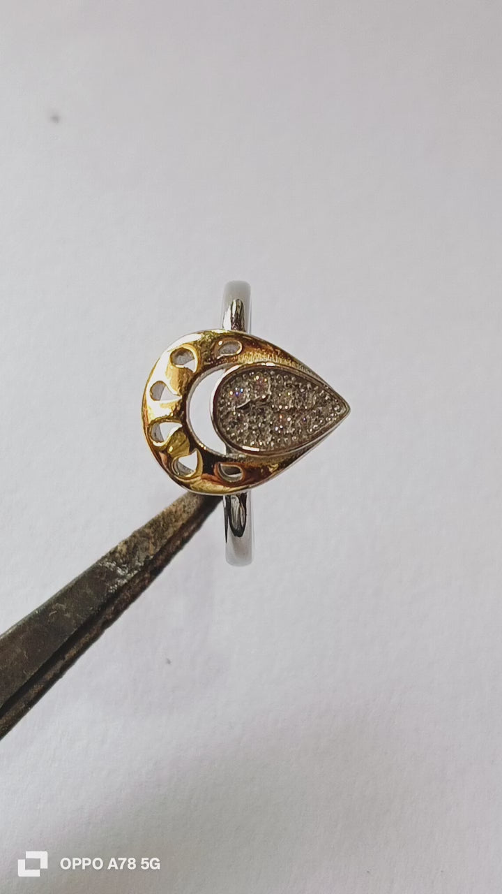 Girls ring 92.5 silver with rhodium plating. weight 2.820gm