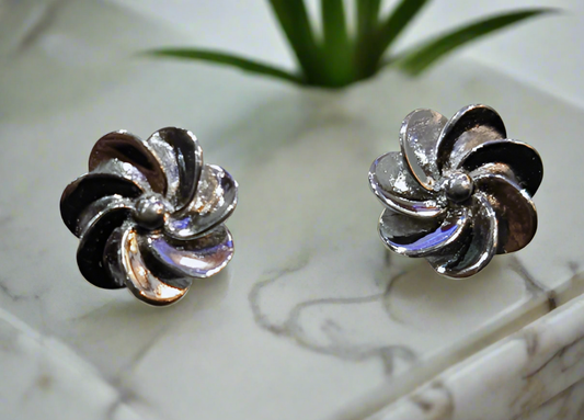 Earring 92.5 silver with rhodium plating weight 1.890gm