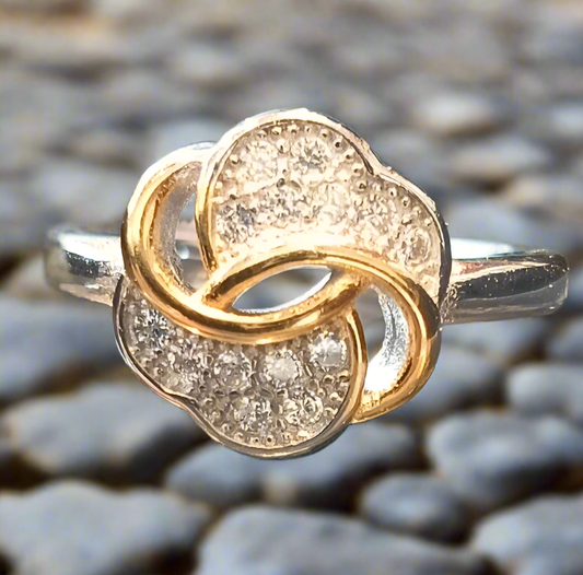 Girls ring 92.5 silver with rhodium plating free size weight 2.260