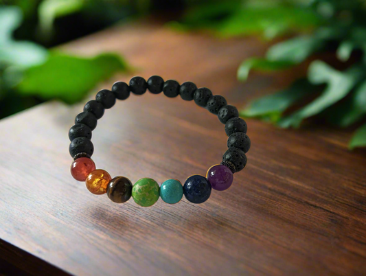 The 7 Chakra bracelet has many benefits, promoting physical, emotional, and spiritual well-being. This bracelet balances the flow of energy in the body, helps relieve negative emotions, and promotes spiritual awareness .