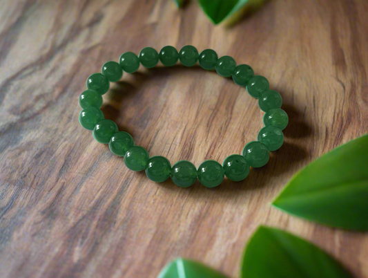 panna bracelet, also known as an emerald bracelet, is a piece of jewelry that features emerald gemstones. Emeralds are a variety of beryl, a mineral family, and are known for their green color, which is due to chromium. Panna bracelets are often associate